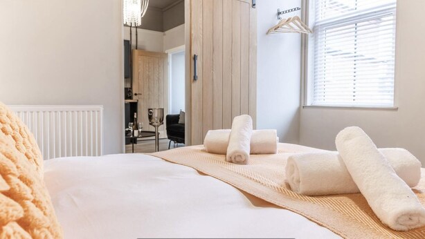 Unclassified image, 1 of 25, button - Centralellesmere - Sleeps4 - Parking - Petfriendly (Ellesmere)