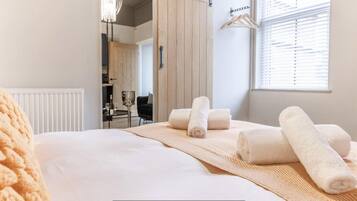 Apartemen | 2 kamar tidur, setrika/meja setrika, Wi-Fi gratis, dan seprai linen