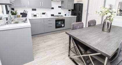 Remarkable 4-bed House in Bradford
