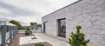 Coleman Court Summer Apartments