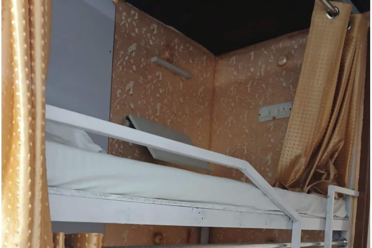 AC Dormitory Room | 免費無線上網、床單