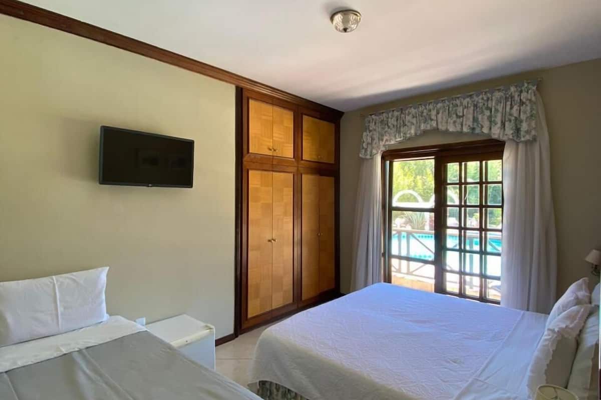 Chambre Deluxe | 20 chambres, coffres-forts dans les chambres, bureau, Wi-Fi gratuit