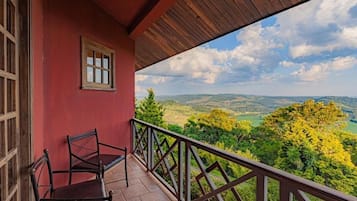 Deluxe Room | 20 bedrooms, in-room safe, desk, free WiFi