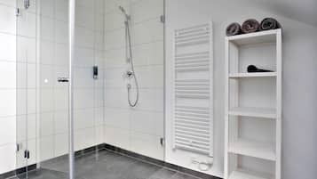 Family Apartment, 2 Bedrooms | Bathroom | Shower, hair dryer, towels, soap