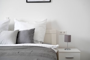 Deluxe Apartment | Desk, laptop workspace, free WiFi