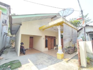 Front of property - SPOT ON 93016 Griya Kamboja Cijantung  (Jakarta)