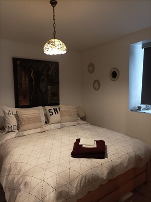 1 bedroom, iron/ironing board, WiFi, bed sheets