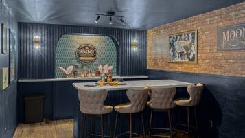 Bar (en la propiedad)