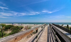Beach - The Blue Bo - Second Row Home with 4 bedrooms and a bonus bedroom (Garden City Beach)