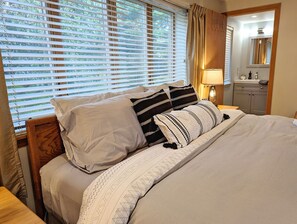 3 makuuhuonetta, vauvan matkasänky, Wi-Fi, vuodevaatteet