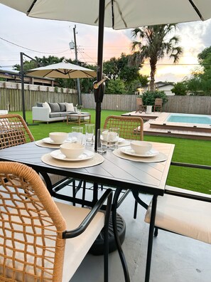Outdoor dining