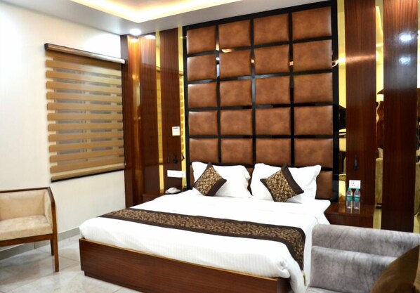 Free WiFi, bed sheets