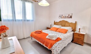 2 chambres, bureau, fer et planche à repasser, Wi-Fi gratuit