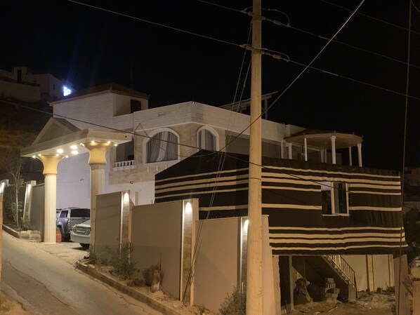 Fachada da propriedade