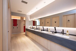 Kamar Single, hanya perempuan, Bebas Asap Rokok | Kamar mandi