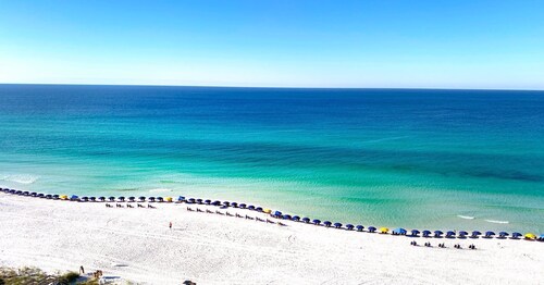Beach Villa~Ground Floor~Walk to Pool~Free Golf~Close to Beach
