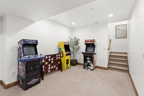 Games room - Hot tub, Free DV shuttle, 180° view of Deer Valley, 1GB wifi, pets welcome (Heber City)
