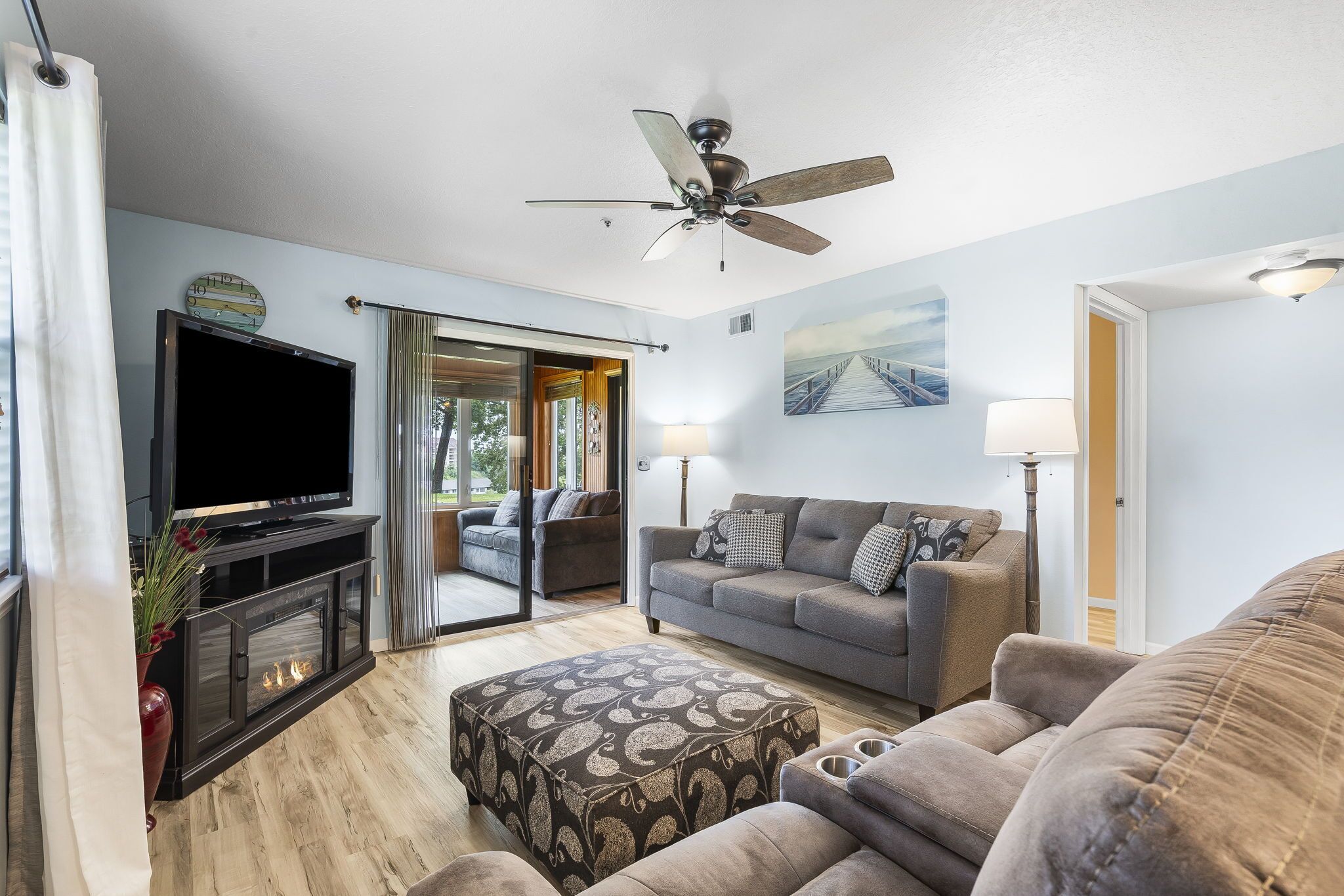 Parview Paradise - A Golfer’s Dream! 2 BDR Condo in Pointe Royale, Min to Table