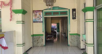 OYO 93048 Hotel Puri Mandiri