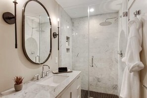 Unclassified image, 3 of 21, button