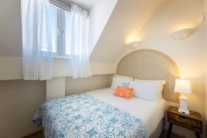 2 室のベッドルーム、アイロン / アイロン台、WiFi、ベッドシーツ