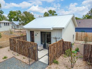 Exterior - The Stables Suite One (Fredericksburg)