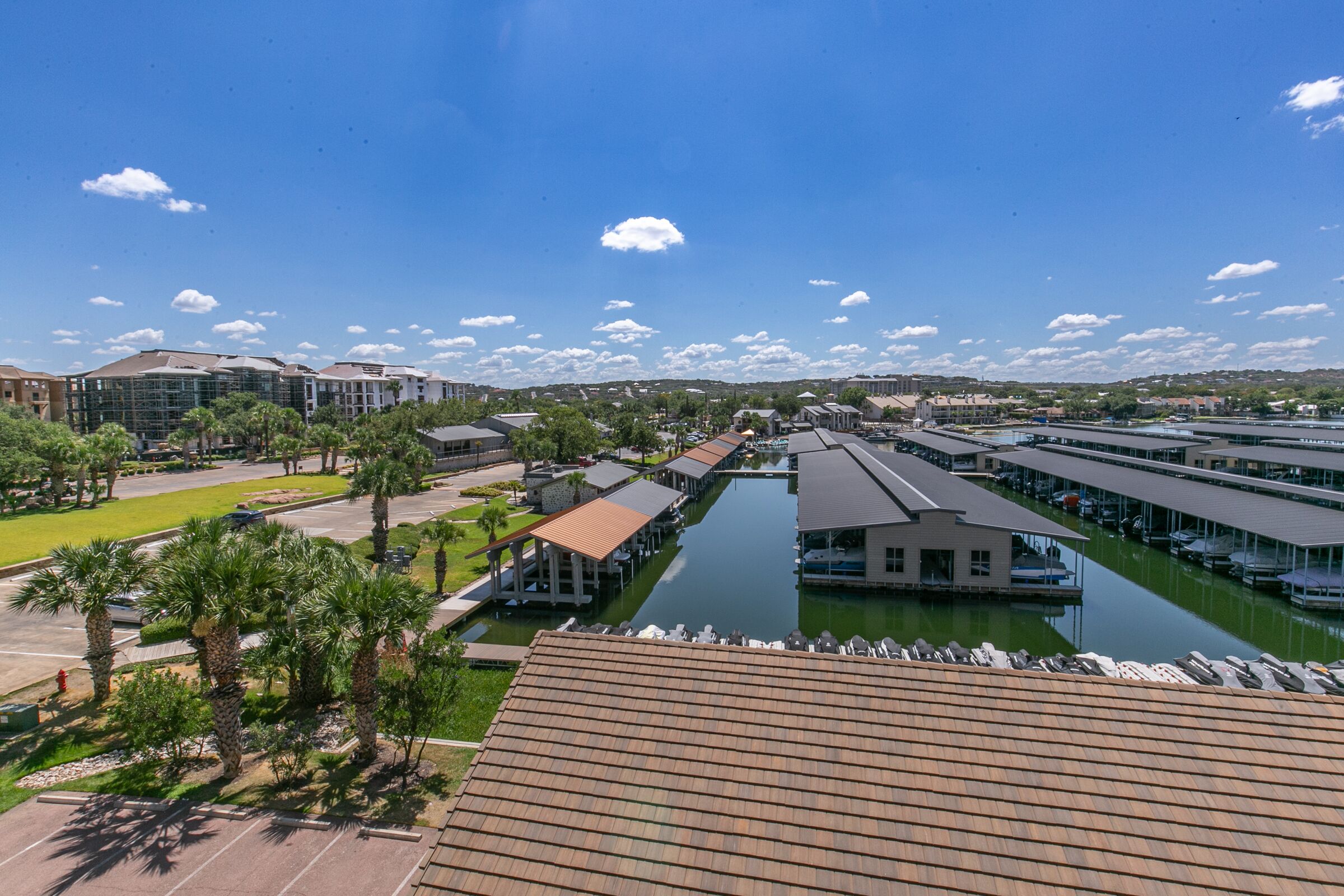 The Waters Condo-Lake Views
