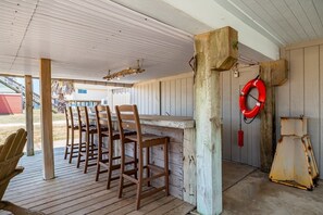 House, 3 Bedrooms | Tempat makan