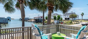 Sunset Serenity 3 Bedroom Home by RedAwning