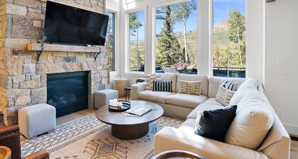 Overlook House 4 Bedroom Home by RedAwning