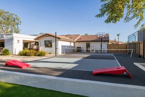Sports court - Charming Desert Retreat w/ pickle-ball, gym, (Scottsdale)