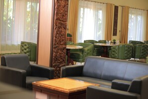 Executive lounge - Soser View Hotel Apartments (Entebbe)