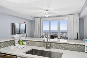 Interior - ☀️Gulf + Pool Views-Free Beach Service-Calypso 3-2210-Love Nest☀️ (Panama City Beach)