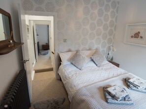 2 bedrooms, individually decorated, individually furnished, free WiFi