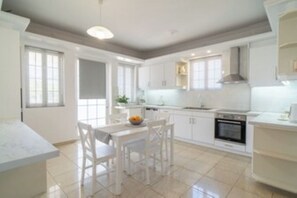 Fridge, microwave, oven, stovetop - Look No Further!! Sopan Lyxury Villa in Zakynthos!  (Laganas)
