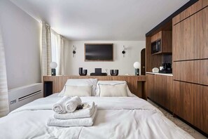 1 chambre, fer et planche à repasser, Wi-Fi gratuit, draps fournis