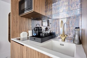 冰箱、微波炉、炉灶、茶具/咖啡用具