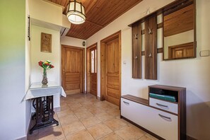 Interior - Vineyard Suite Kolpa Zupancic B (Crnomelj)