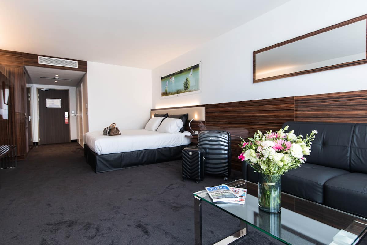 Family Executive Suite | 1 bedroom, premium bedding, minibar, in-room safe