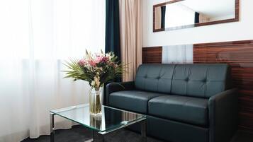 Executive Double Room | Premium bedding, minibar, in-room safe, desk
