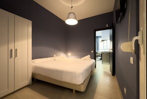 1 bedroom, iron/ironing board, WiFi, bed sheets - Cosy studio close to city center in Sants (L'Hospitalet de Llobregat)