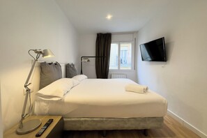 3 bedrooms, desk, iron/ironing board, WiFi - Comfortable 3-bedroom apartment with terrace, close to the center (L'Hospitalet de Llobregat)