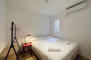 4 dormitorios, tabla de planchar con plancha, wifi y ropa de cama