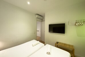 4 Schlafzimmer, Bügeleisen/Bügelbrett, WLAN, Bettwäsche