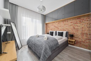 Apartment, 1 Bedroom, Balcony | Bed sheets