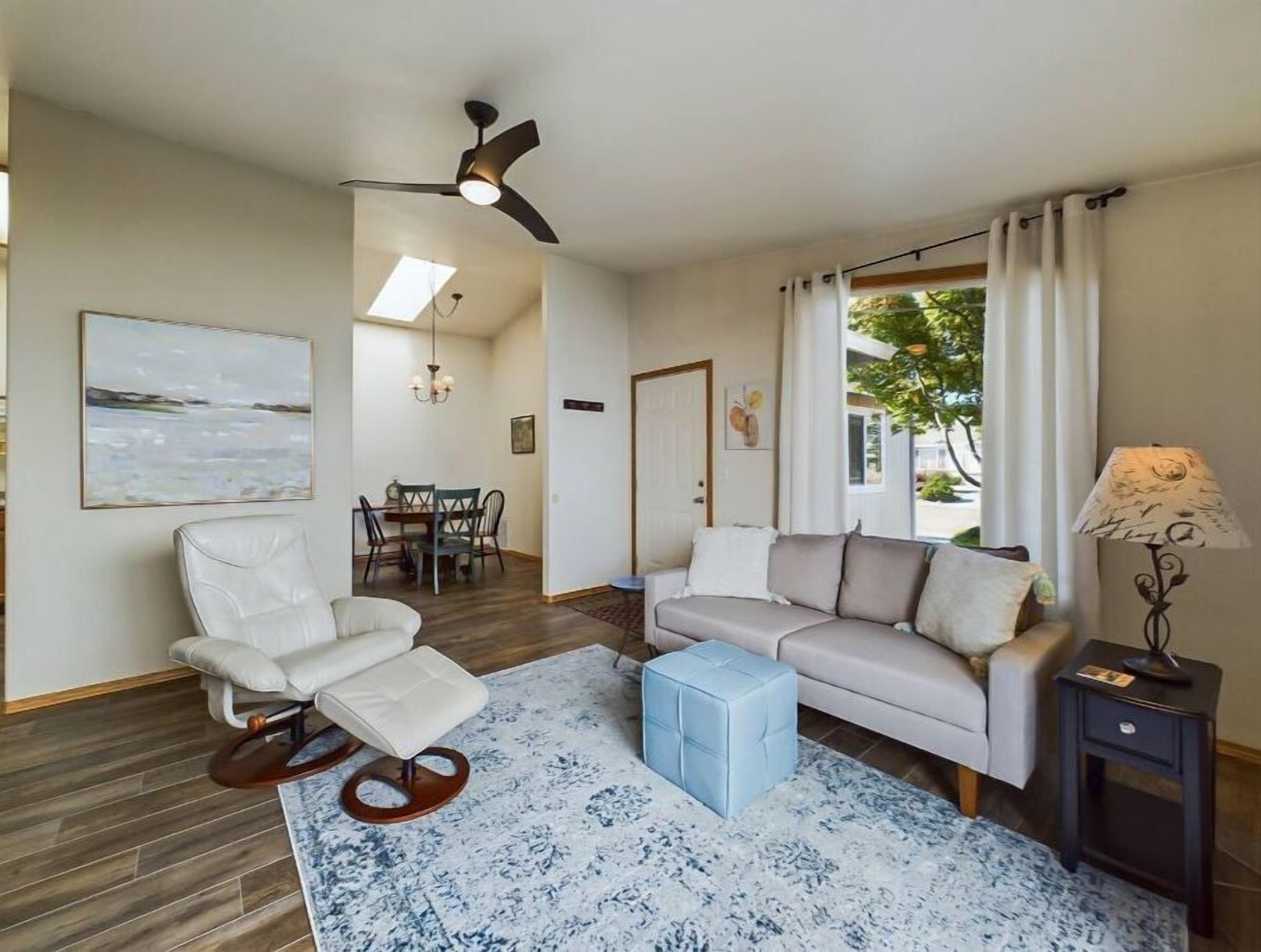 Cozy Haven w/Private Yard