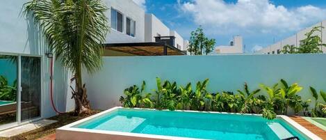 Outdoor pool, a heated pool