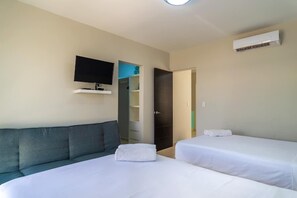 3 bedrooms, iron/ironing board, WiFi, bed sheets - Mayan House with Private Pool, Jacuzzi, and BBQ Grill (Playa del Carmen)
