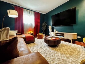 电视、壁炉、办公室