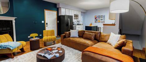 TV, peis og kontorer